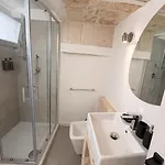 Landlord 71 - Private Balcony *