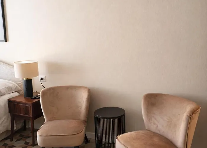 Landlord - Private Balcony Bari