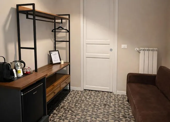 Landlord - Private Balcony