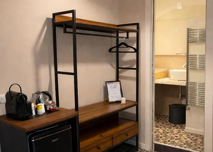 Landlord - Private Balcony Bari