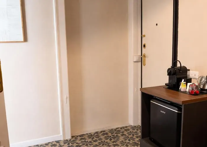 Landlord - Private Balcony * Bari