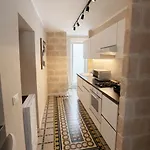 Semesterbostad Landlord 71 - Private Balcony *