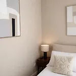Semesterbostad Landlord 71 - Private Balcony Bari