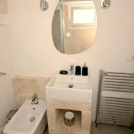 Ferienhaus Landlord - Private Balcony Bari