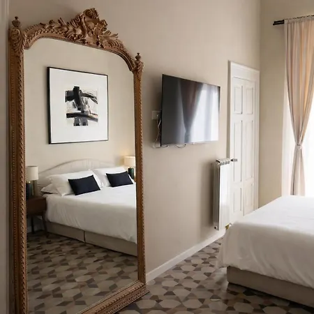 Landlord - Private Balcony Bari