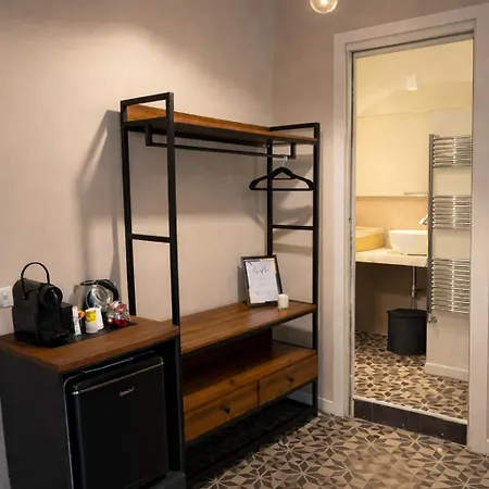 Landlord 71 - Private Balcony Bari