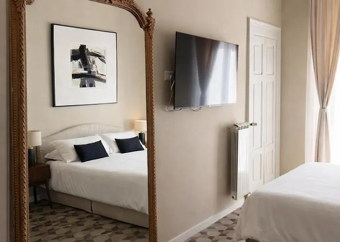 Landlord - Private Balcony Bari